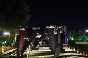 Banquet hall - Bel-La Monde Hotel NH8 at 6km from IGI Airport Delhi (New Delhi)