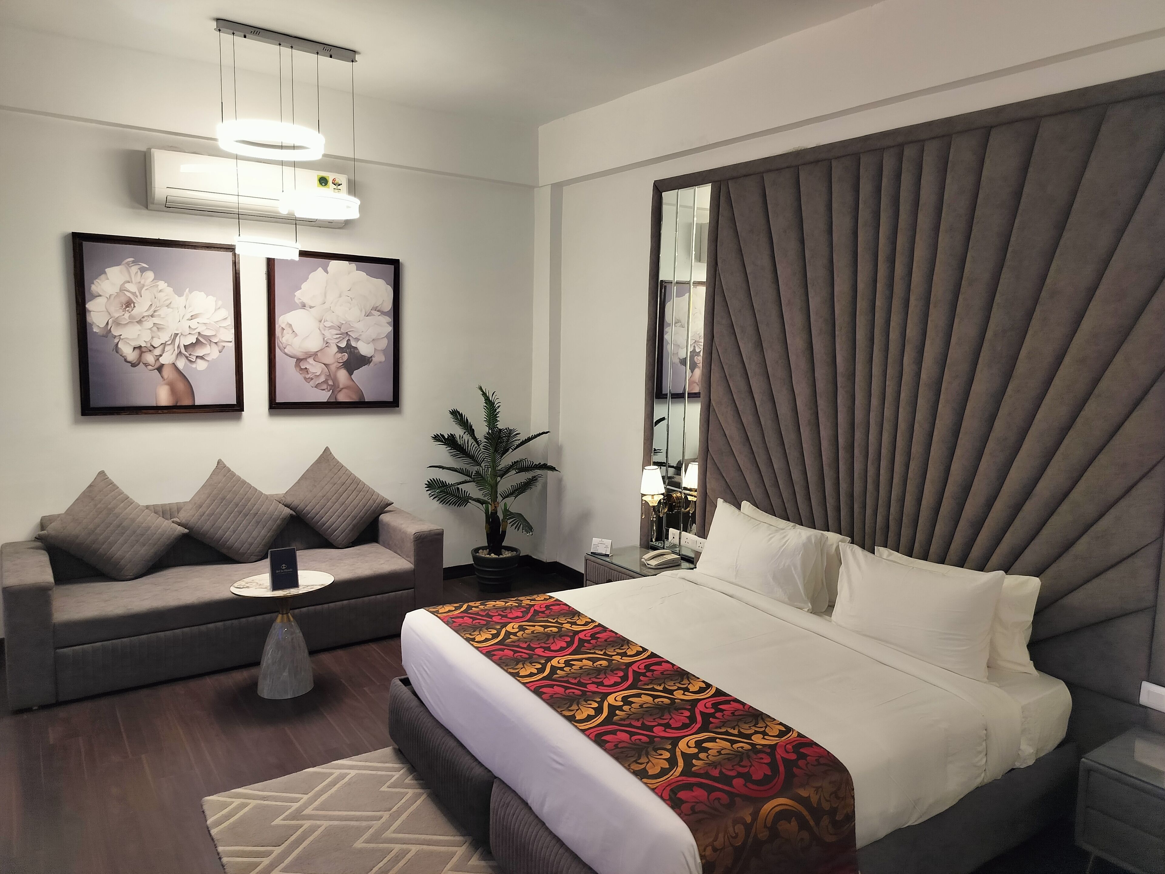 Photo - Bel-La Monde Hotel NH8 at 6km from IGI Airport Delhi