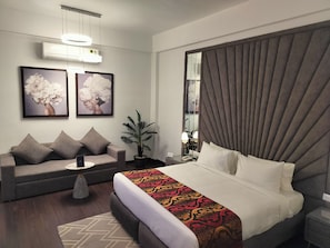 Chambre Premium, 1 très grand lit, non-fumeurs | Vue de la chambre