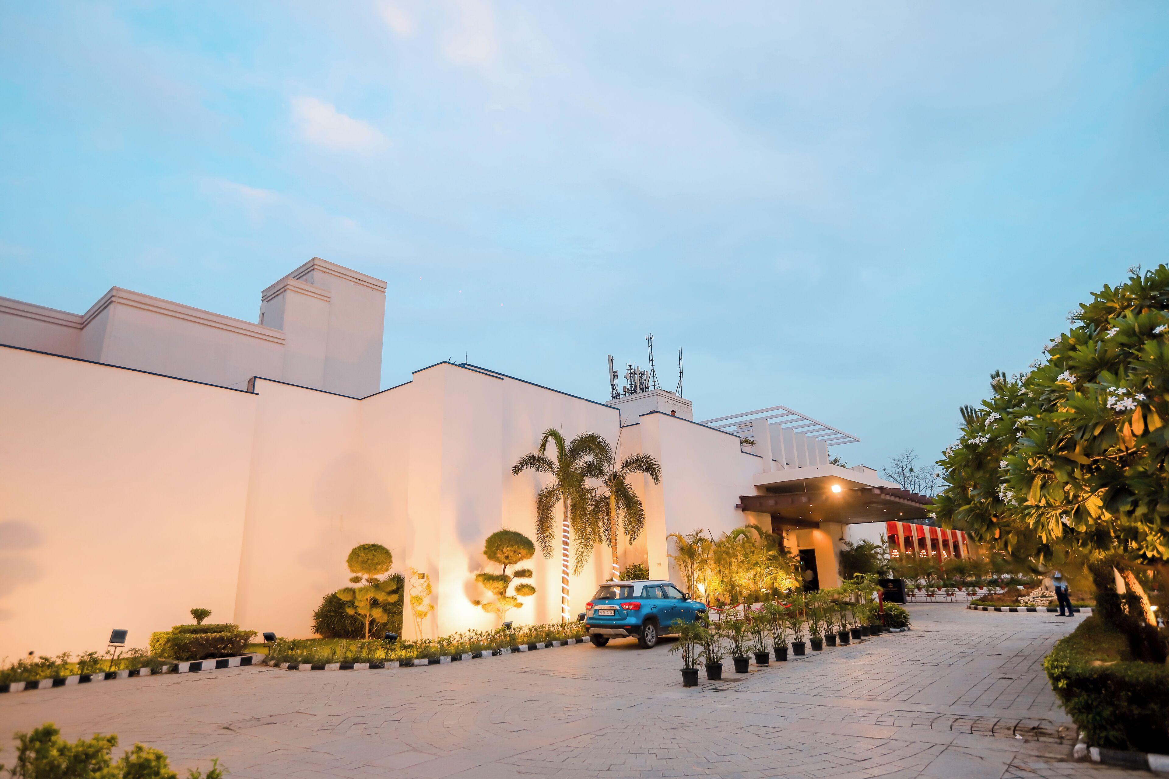 Photo - Bel-La Monde Hotel NH8 at 6km from IGI Airport Delhi