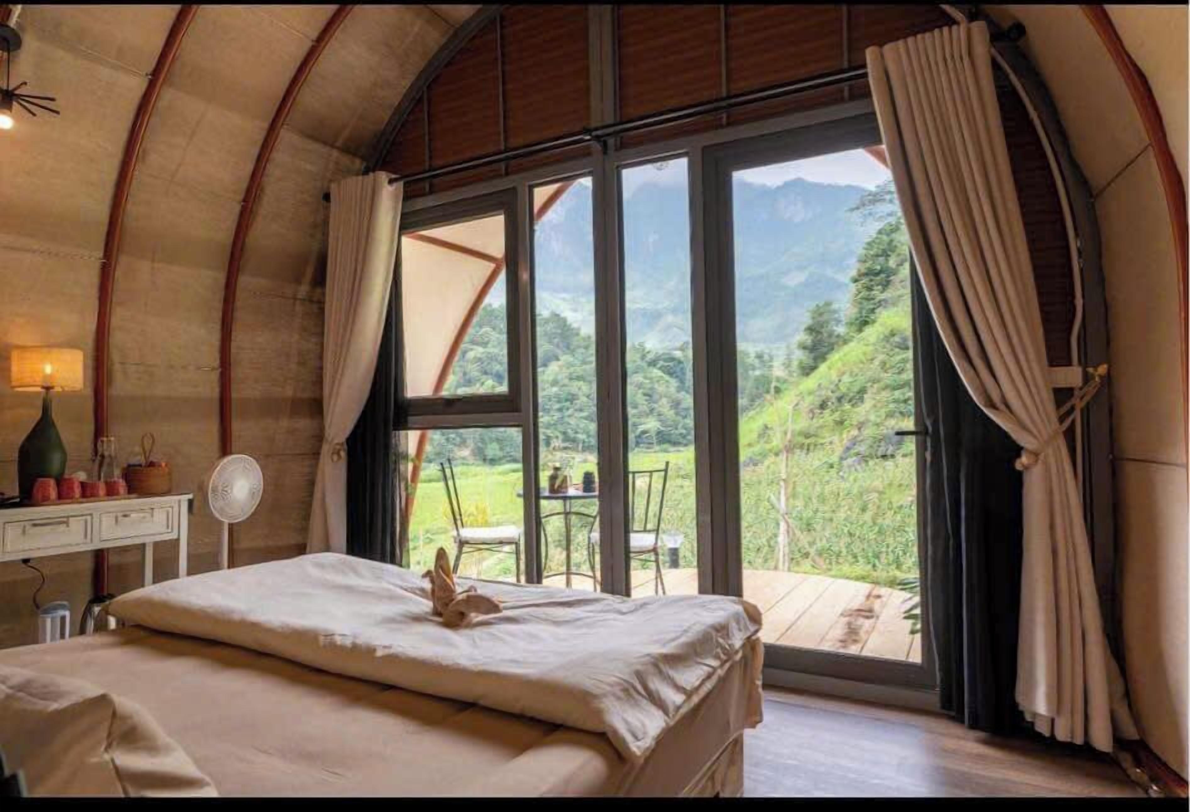 Premium bedding, free WiFi, bed sheets