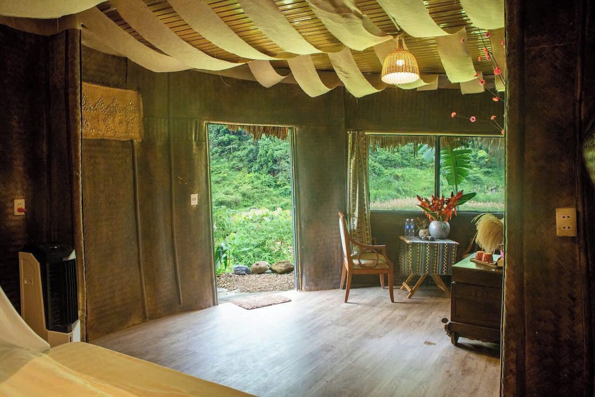 Design Room | Premium bedding, free WiFi, bed sheets