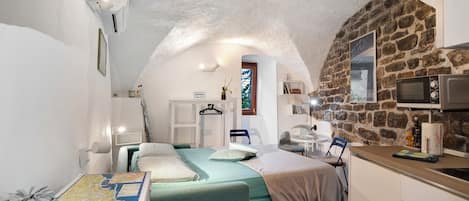 1 camera, ferro/asse da stiro, Wi-Fi gratuito, lenzuola
