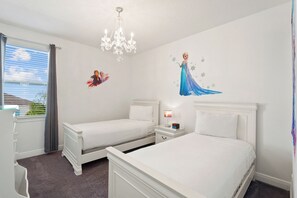 5 dormitorios, tabla de planchar con plancha, wifi y ropa de cama