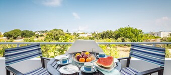 Country House 'La Christine' with Sea View, 2 Balconies & Wi-Fi