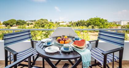 Country House 'La Christine' with Sea View, 2 Balconies & Wi-Fi