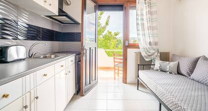 Country House 'La Christine' with Sea View, 2 Balconies & Wi-Fi