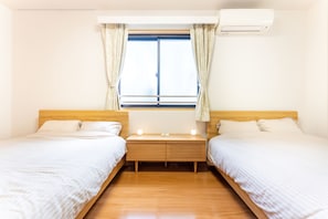 Individually decorated, individually furnished, desk, free WiFi - Minamiaoyama 1st (Tokyo)