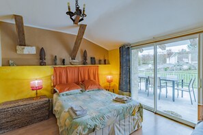 5 bedrooms, iron/ironing board, free WiFi