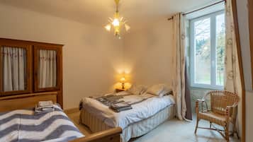 5 makuuhuonetta, silitysrauta/-lauta, ilmainen Wi-Fi