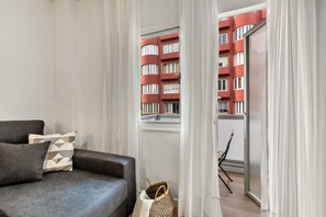 TV - Holiday Apartment 'Santa Cruz Centro' with Balcony and Wi-Fi (Santa Cruz de Tenerife)