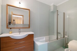 Bañera y toallas