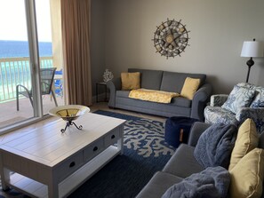 TV connectée, médiathèque, chaîne hi-fi