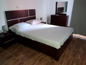 2 chambres, bureau, fer et planche à repasser, Wi-Fi gratuit