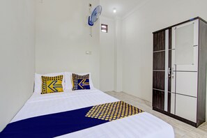 Economy Double Room | Laptop workspace, free WiFi, bed sheets - Hotel O Kristin Homestay (Pati)
