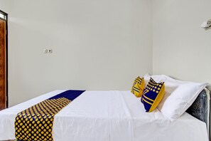 Economy Double Room | Laptop workspace, free WiFi, bed sheets - Hotel O Kristin Homestay (Pati)
