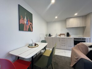Dining - Inner City Luxury 2 Bedroom CBD Townhouse (Christchurch)