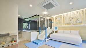 Blue Saurus Pool room | 防音設備、WiFi (無料)