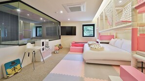 Pinky Pinky Indians Pool Room | 防音設備、WiFi (無料)