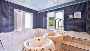 Big Pent Pool Room | 防音設備、WiFi (無料)