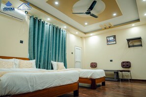 ห้องสแตนดาร์ดทริปเปิล | เตียง Select Comfort, โต๊ะทำงาน, พื้นที่ท��ำงานแบบใช้แล็ปท็อป, Wi-Fi ฟรี