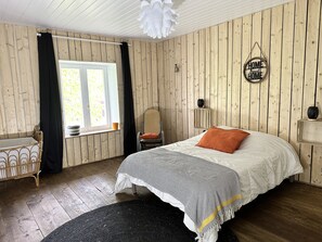 2 bedrooms, travel crib - A little farmer's cottage (Aromas)