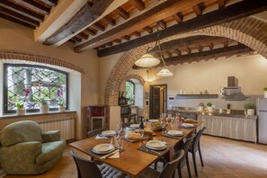 Dining - The Arboretum (Toscana)