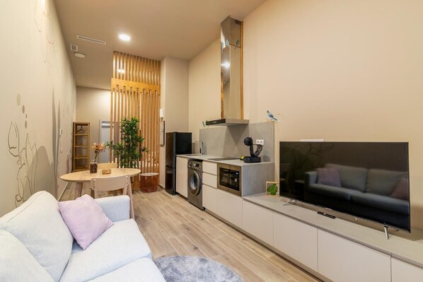 TV - Gardens '02 Asian Soul' by Art Lofts (València)