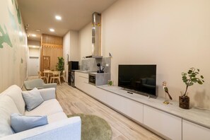 Een flatscreentelevisie