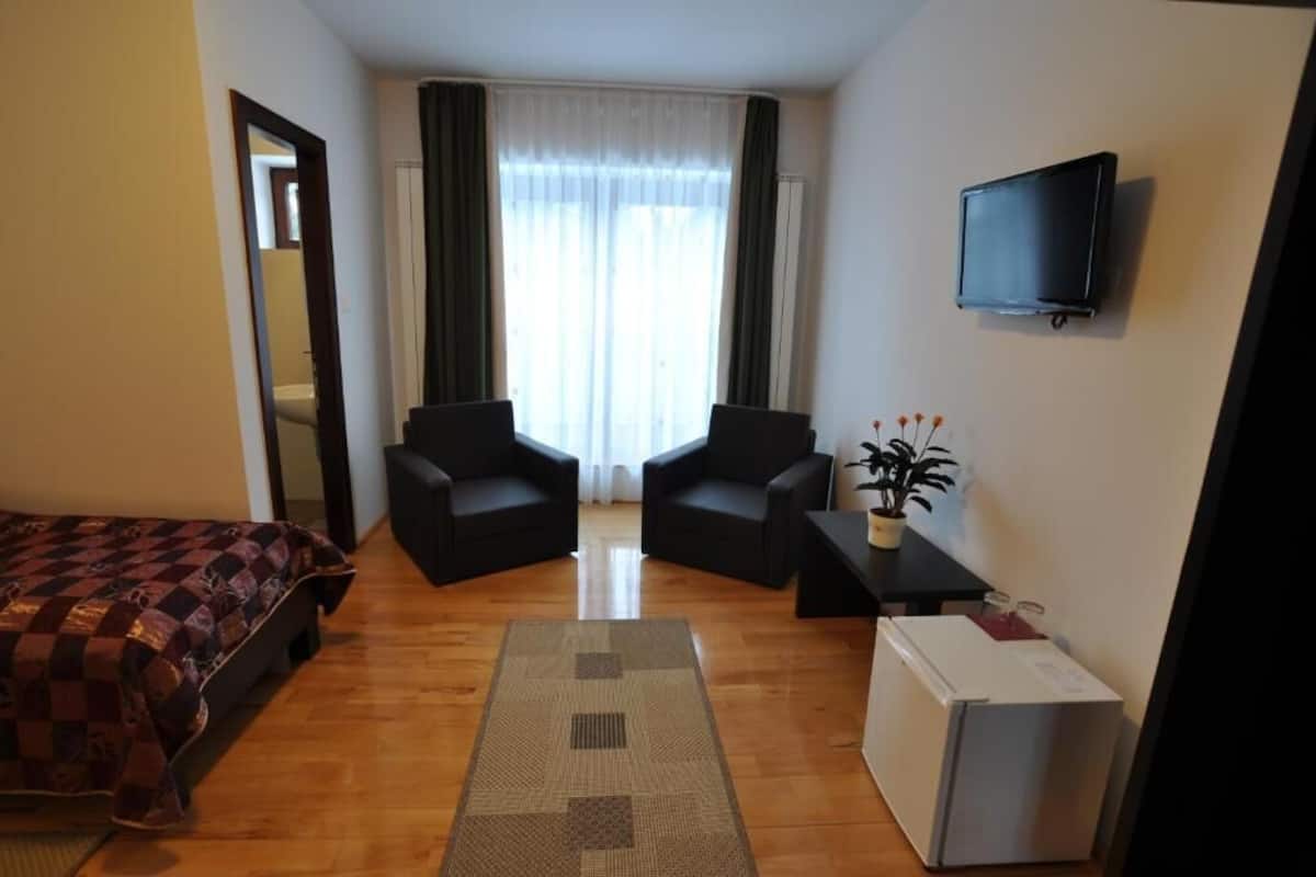 Standaard tweepersoonskamer | 1 slaapkamer, reisbedje, gratis wifi, beddengoed