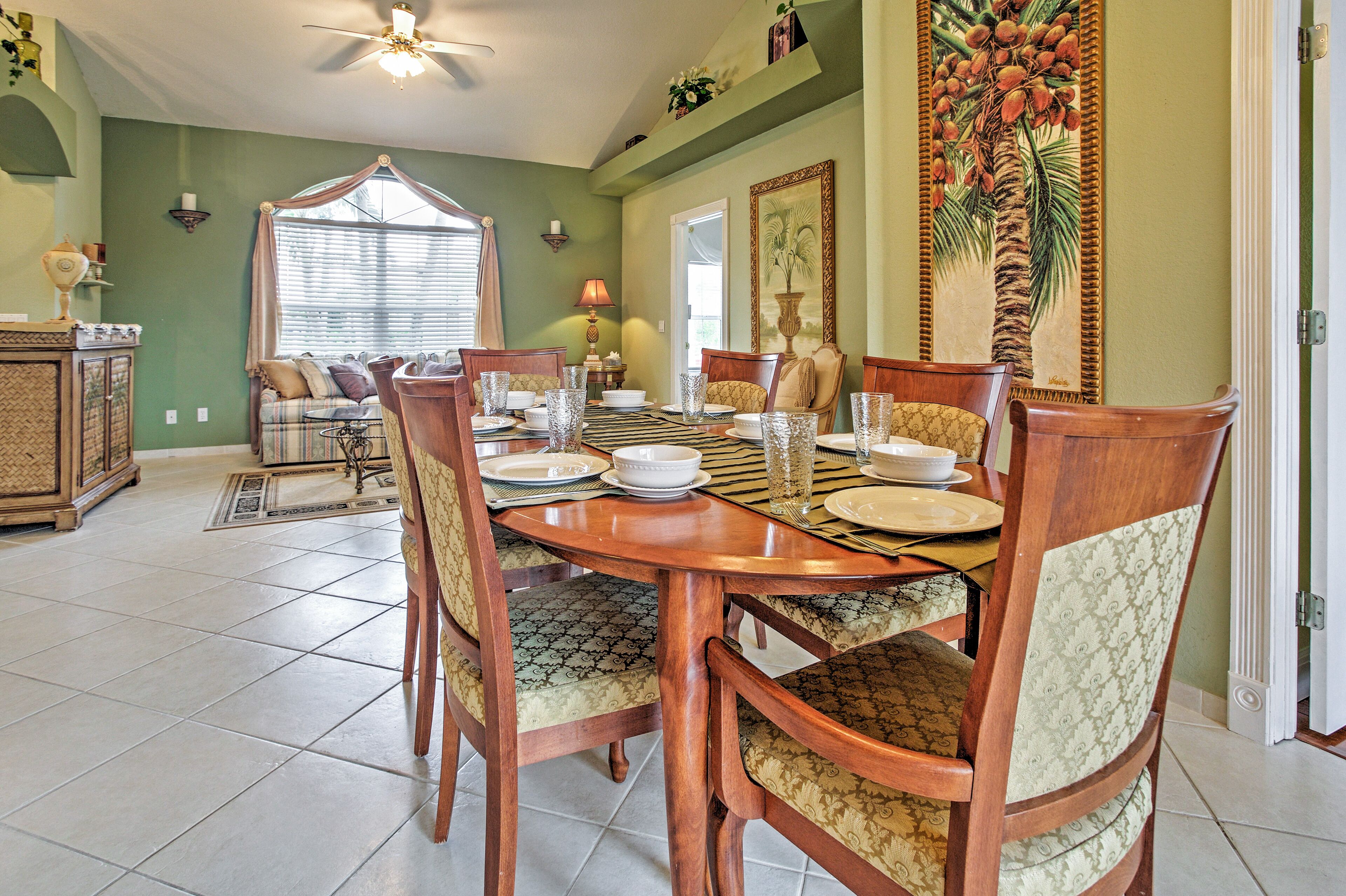 House (4 Bedrooms) | Interior