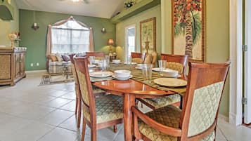 House (4 Bedrooms) | Interior