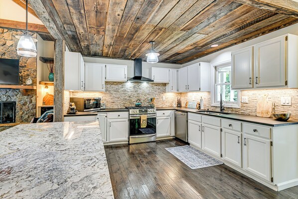 House (5 Bedrooms) | Interior - Mountain Bearadise Home w/ Mountain Views (Sapphire)