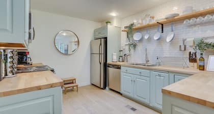 Charming Swan Lake Apartment w/ Deck!