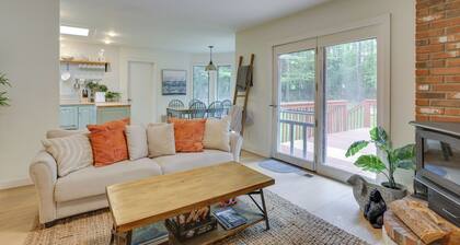 Charming Swan Lake Apartment w/ Deck!
