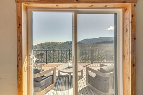 The View at Mountain Retreat By Red Rocks & Golden