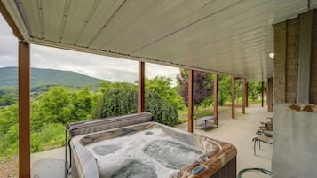 House (6 Bedrooms) | Interior