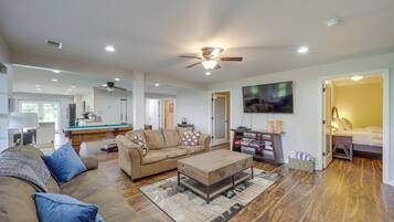 House (6 Bedrooms) | Interior