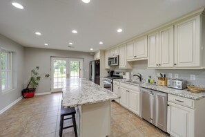 Rumah (6 Bedrooms) | Interior