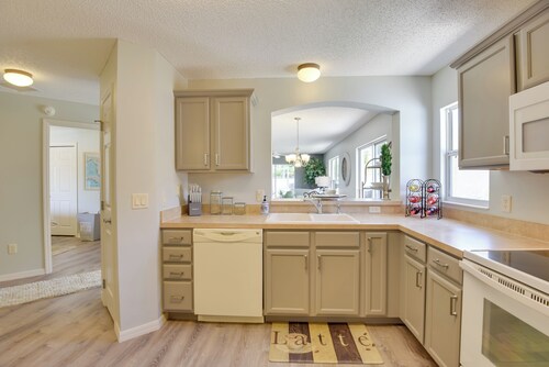 Courtyard Villa w/ Lanai & Community Amenities!