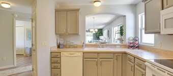 Courtyard Villa w/ Lanai & Community Amenities!