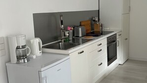 咖啡機/沖茶器、雪櫃、焗爐、爐具