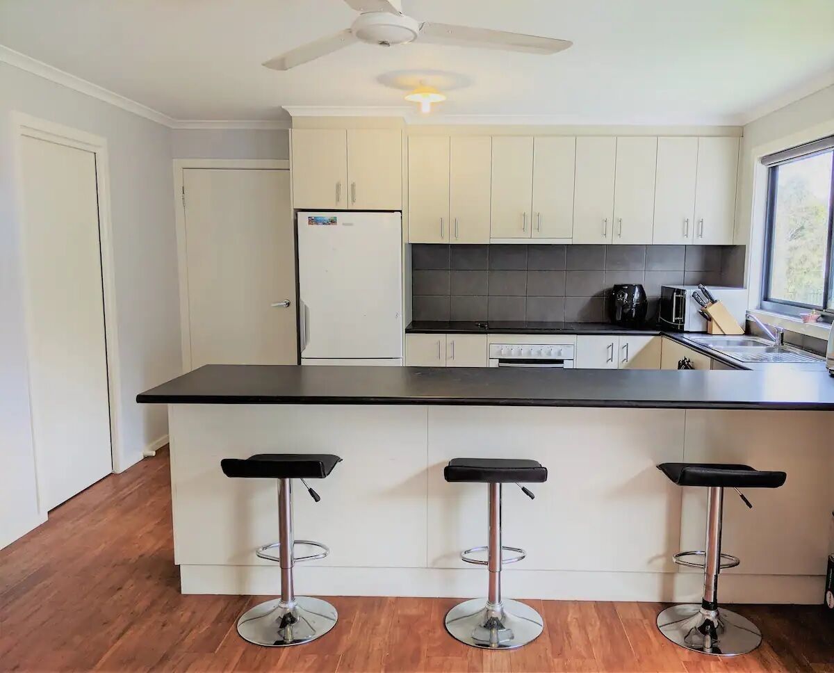 Bluff Retreat - Loch Sport Holiday Home Sleeps 8+