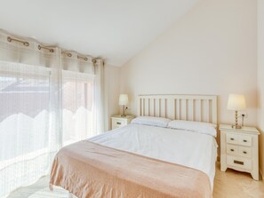 3 bedrooms, free WiFi, bed sheets