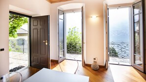 Panoramic Villa | Living area - Villa Fioravante (Moltrasio)