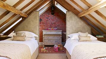 2 bedrooms, individually decorated, individually furnished, free WiFi