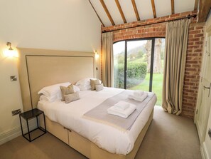 Cottage | 2 bedrooms, individually decorated, individually furnished, free WiFi - The Carthouse (Ledbury)