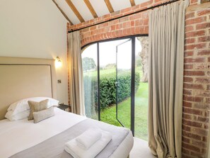 Cottage | 2 phòng ngủ, trang trí khác biệt 