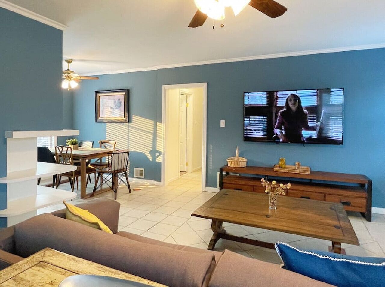 1414 Upstairs · Unit 1 Brand New Stylish 2B/1B, 10 min to Disney