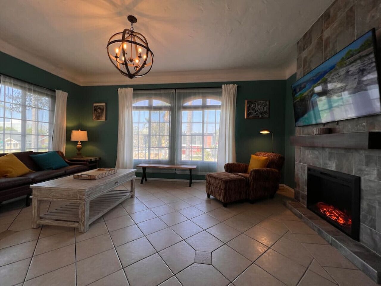 1420 #4 · Adorable 2-Bedroom Aparthotel Near Disneyland